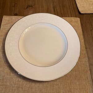 QTY:14 New Lenox Pearl Innocence Dinner Plates